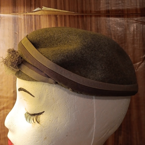 Vintage 1950s ladies gray felt hat - Picture 4 of 5
